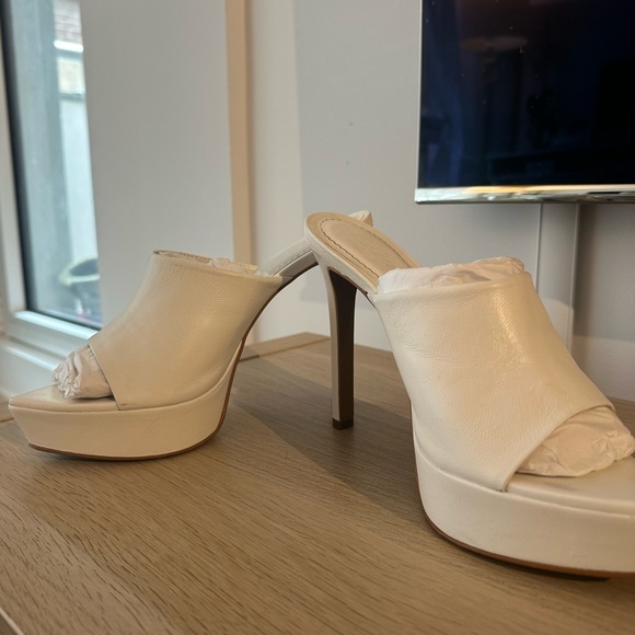 White leather heel mules - Picture 2 of 6